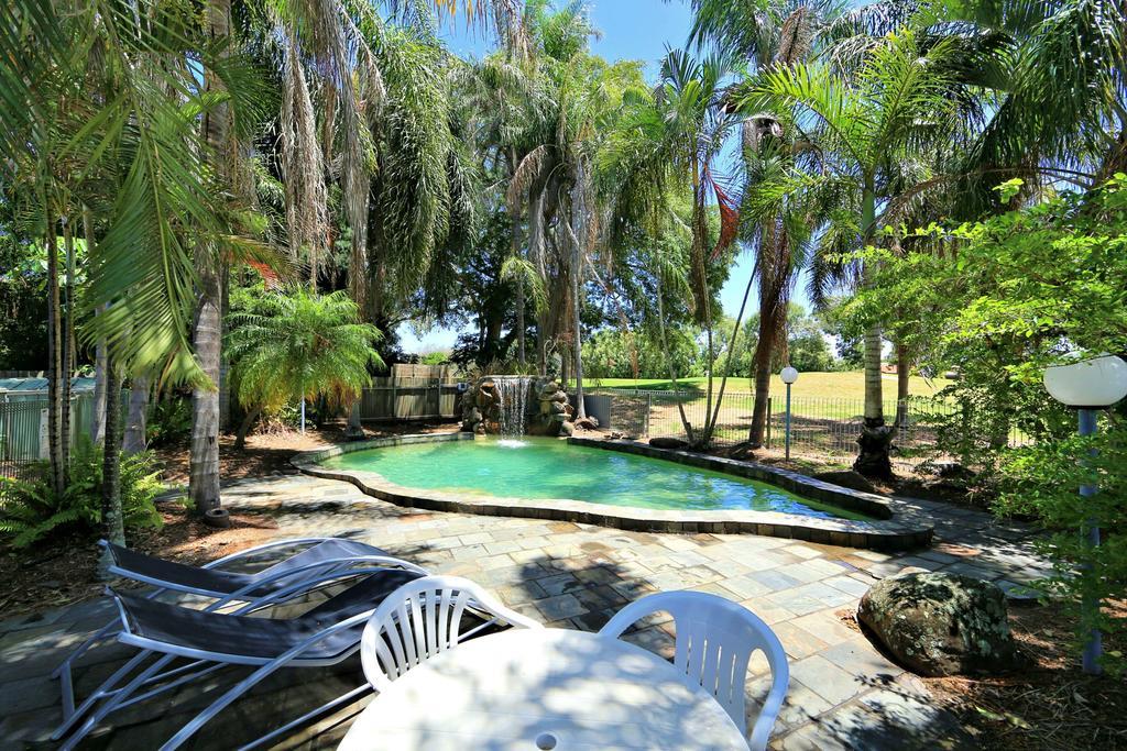 Bargara Gardens Boutique Villas ภายนอก รูปภาพ